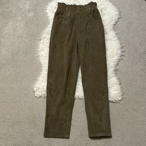 NWT New In Straight Leg High-Waisted Olive Pants - Small